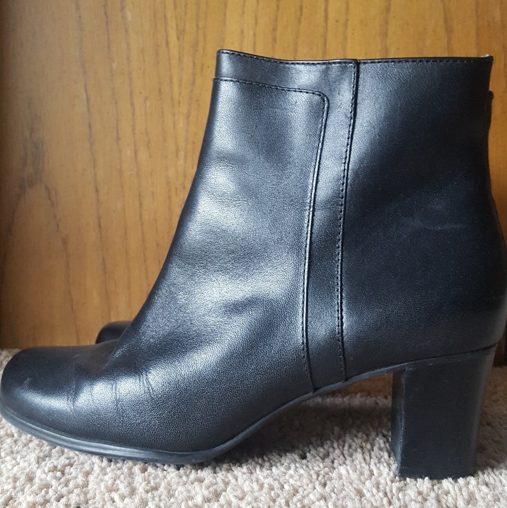 St. John's Bay Womens Boots